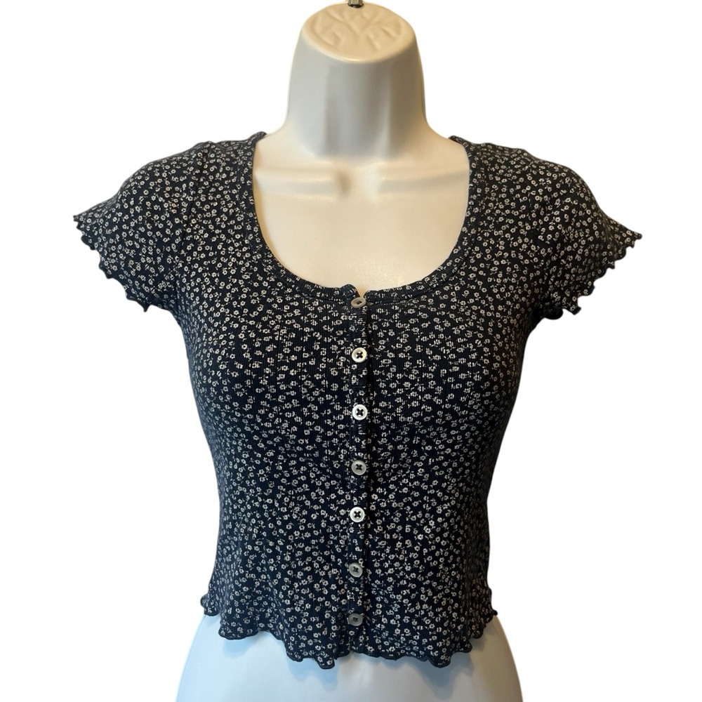 Brandy Melville Y2K baby tee OS Blue Ditsy floral Ruffle trim Button front top